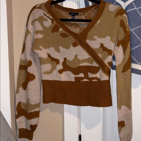 ✨ 4 Sweater Vest Bundle ✨ - Picture 2 of 10